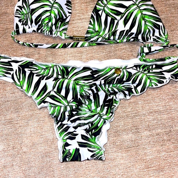 Zoew White Thong Bottom and Triangular Top Tropical Palm Print. Never worn! - Picture 3 of 14